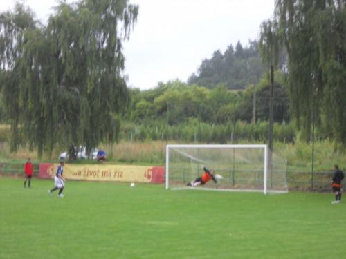 Memoriál FK 2011&nbsp;- Jarda M. a&nbsp;kočičí skok na&nbsp;penaltu.